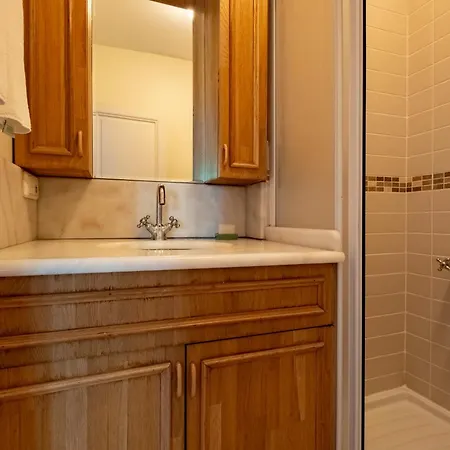 Sultanahmet House With Private Terrace & 3 Bathrooms