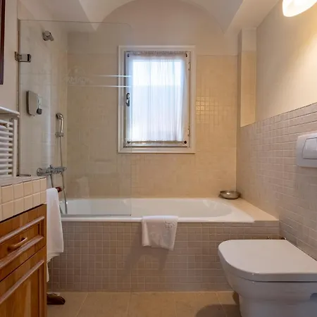 Sultanahmet House With Private Terrace & 3 Bathrooms *