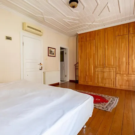 Sultanahmet House With Private Terrace & 3 Bathrooms *